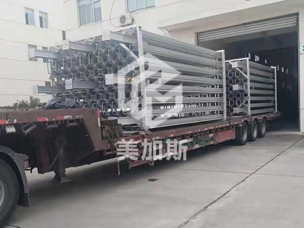 空溫汽化器是利用環境空氣自然對流換熱